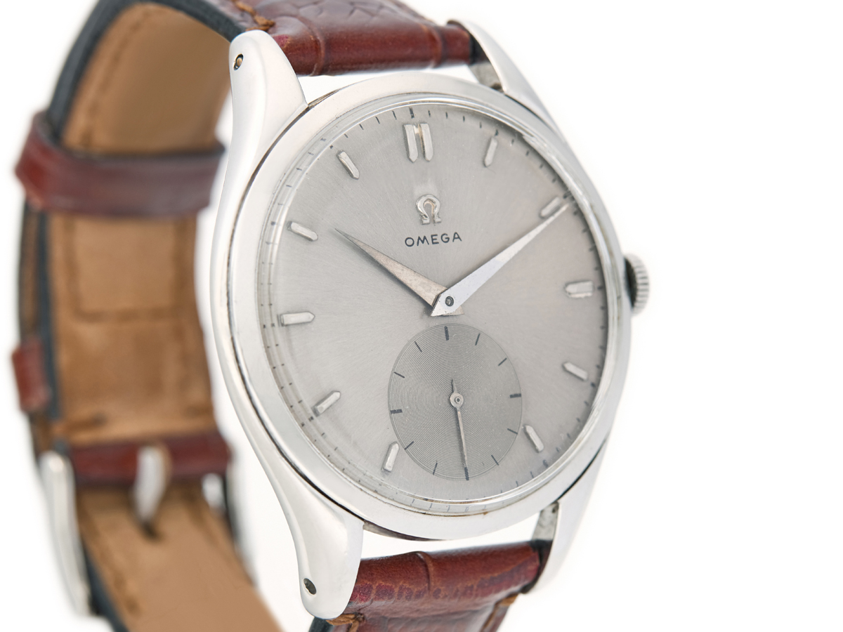 Omega 266 outlet movement